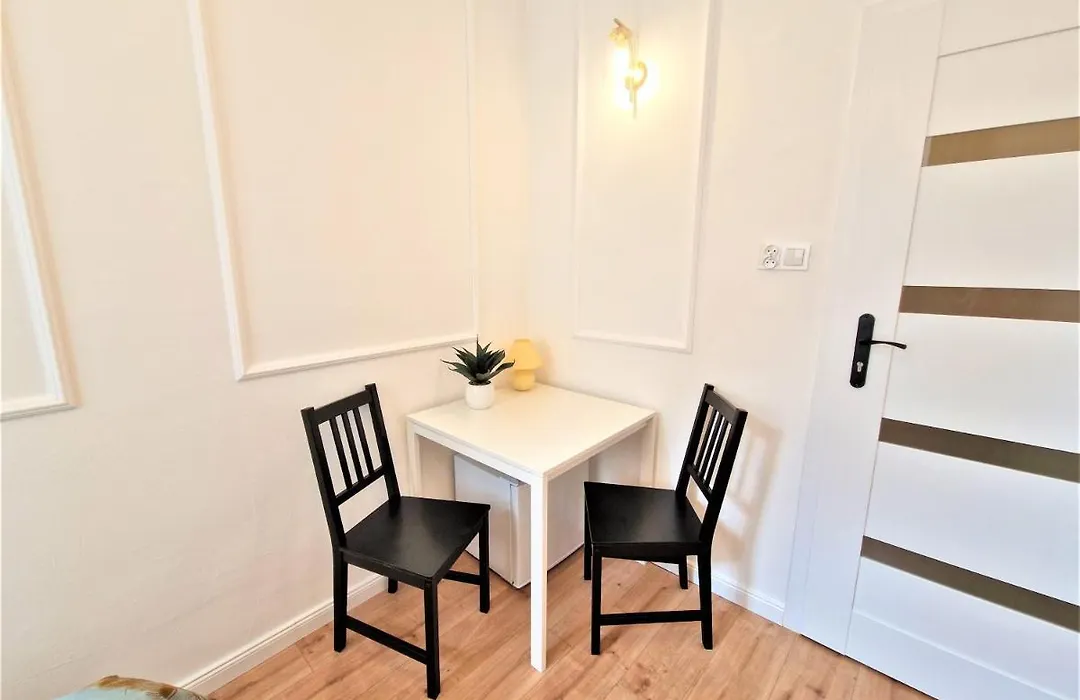 J&W Apartments Świętojańska Rooms-1